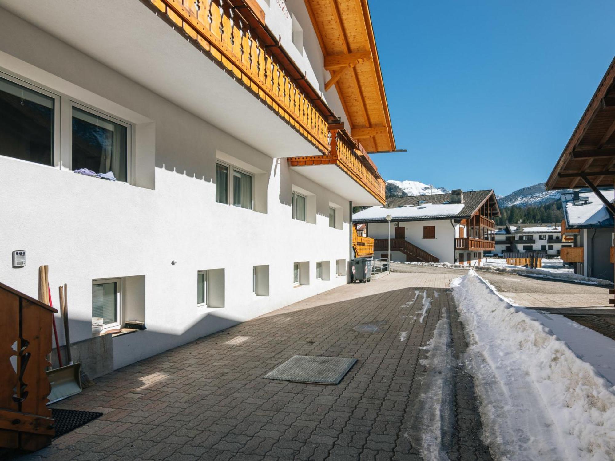 Locazione Turistica Cesa Micheluzzi - Czi712 Apartment Penia Exterior photo